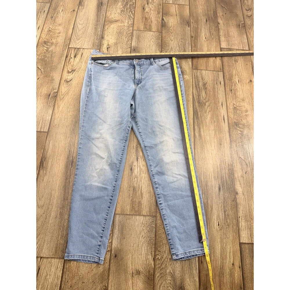 Assorted Lot 22 Pairs Women Jean Wholesale Bulk Inventory Various Washes & Size - Picture 11 of 16